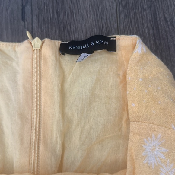 Flower Mini Skirt - Picture 3 of 4